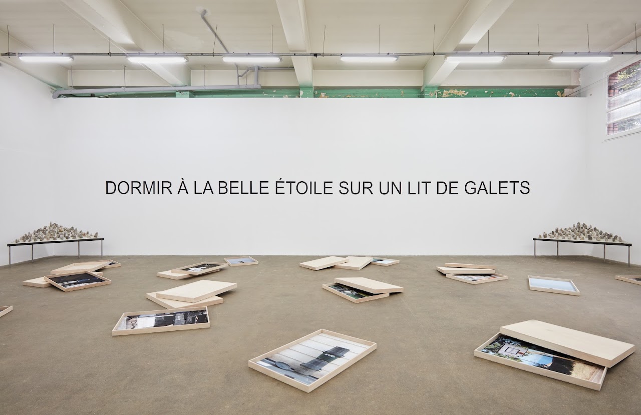 Laurent Lacotte, Doc, Paris, Exposition personnelle, Dormir à la belle étoile sur un lit de galets